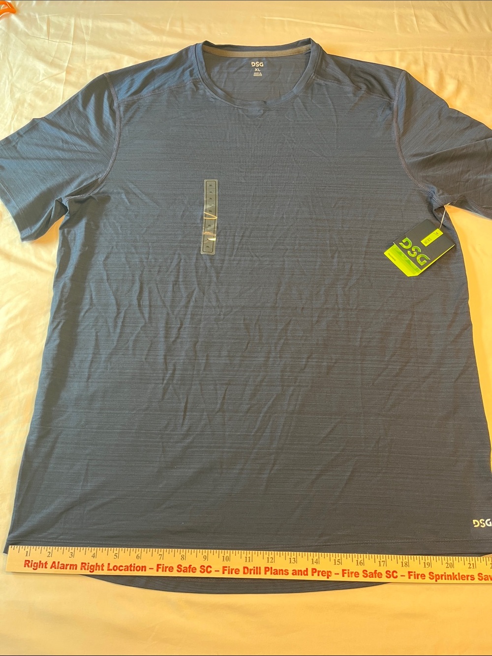 DSG Men’s XL Training Performance T-Shirt Navy Moisture Wicking NWT